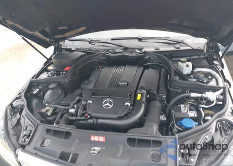 2013 Mercedes-Benz C 250 Luxury/Sport из США, поврежденный, VIN WDDGF4HB8DR249485